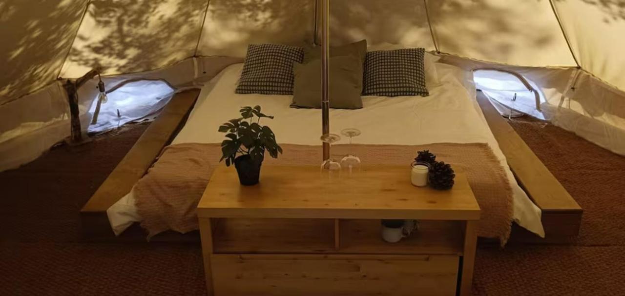 Evasion En Pleine Nature, Tipi Insolite Et Jacuzzi Au Pont Du Gard ! Vers Pont du Gard Exterior foto