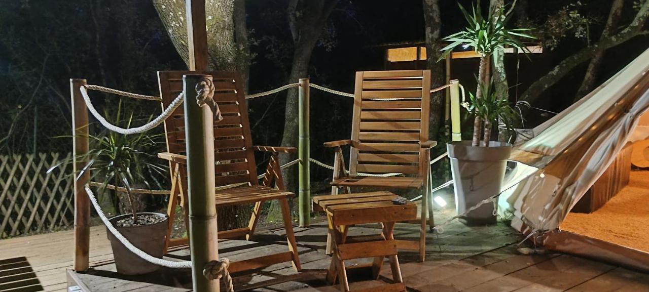 Evasion En Pleine Nature, Tipi Insolite Et Jacuzzi Au Pont Du Gard ! Vers Pont du Gard Exterior foto